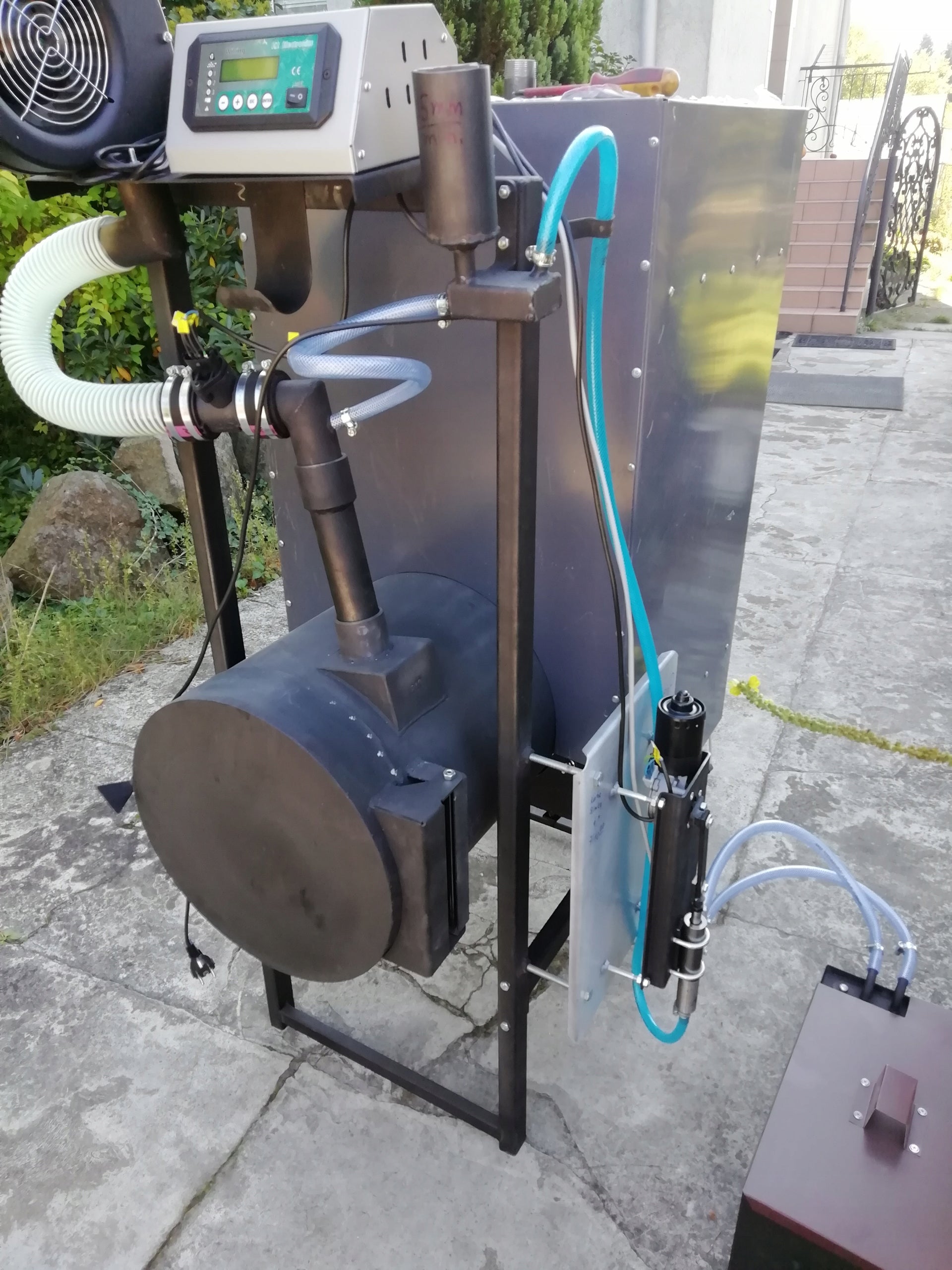 Heater multi-oil furnace (oils used) with water jacket