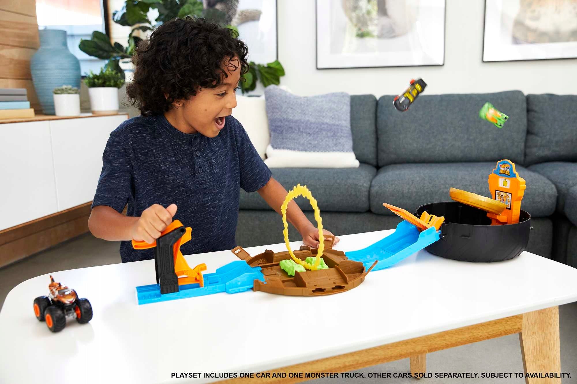 Hot Wheels Monster Trucks Tyre – Stunt arena Playset GVK48 Manufacturer code GVK48