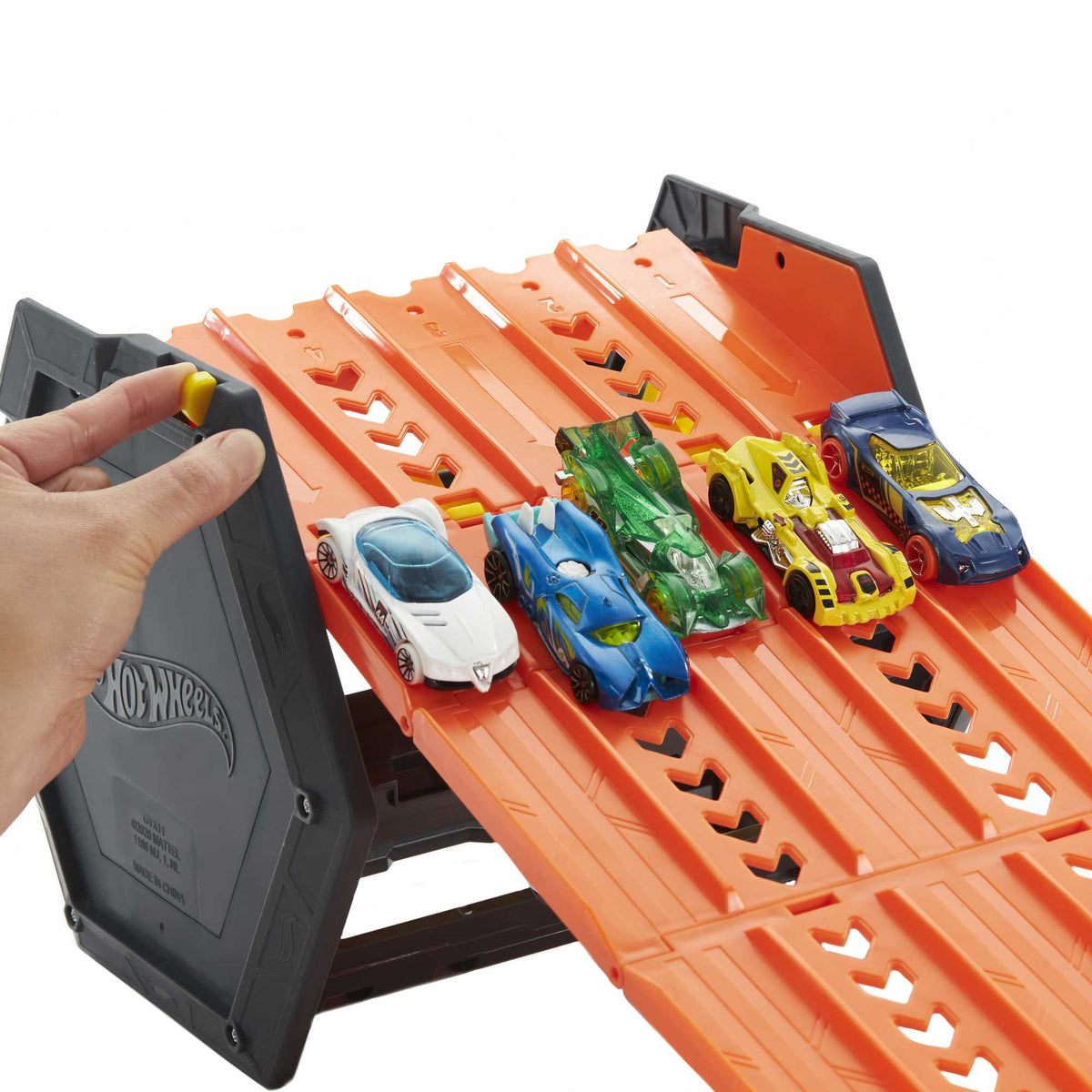 Hot Wheels Racing Track Set Expandable with 5-Band Garage Manufacturer code GYX11