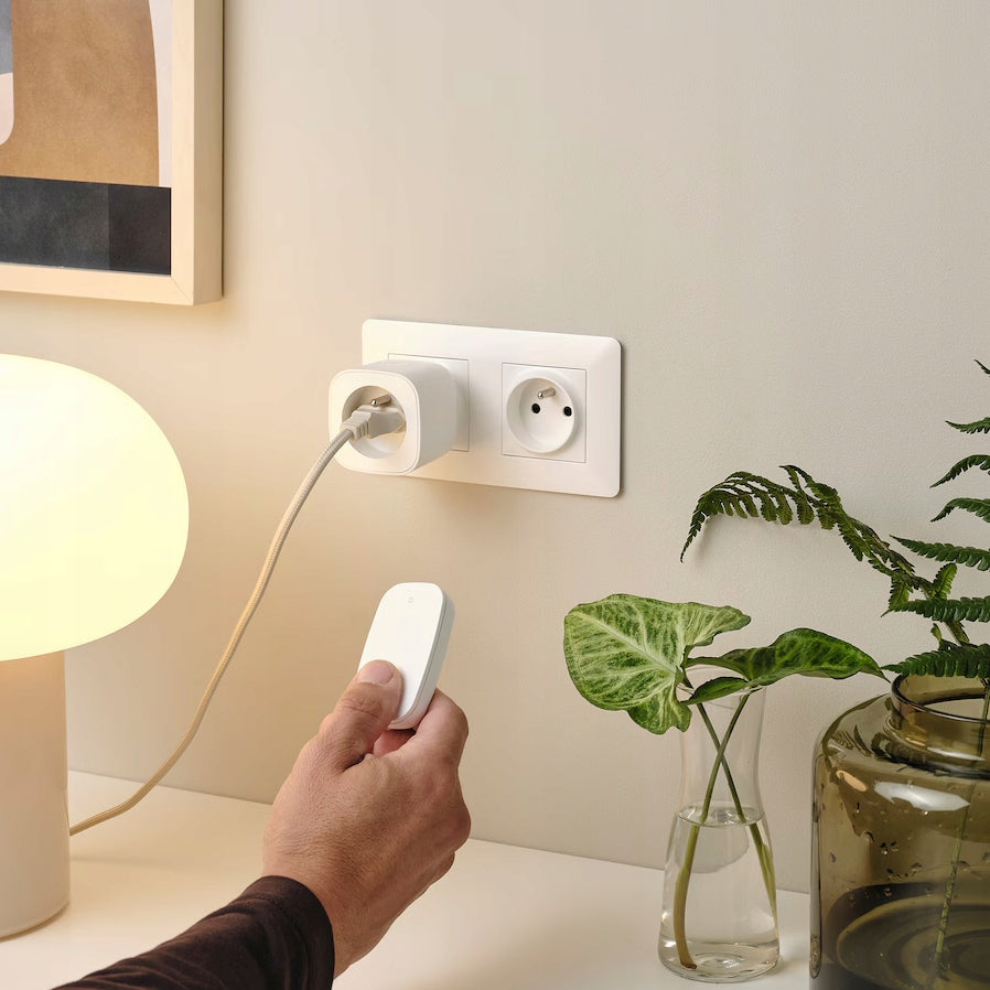 IKEA TRETAKT Smart plug outlet with smart remote control, white Manufacturer code 005.697.23