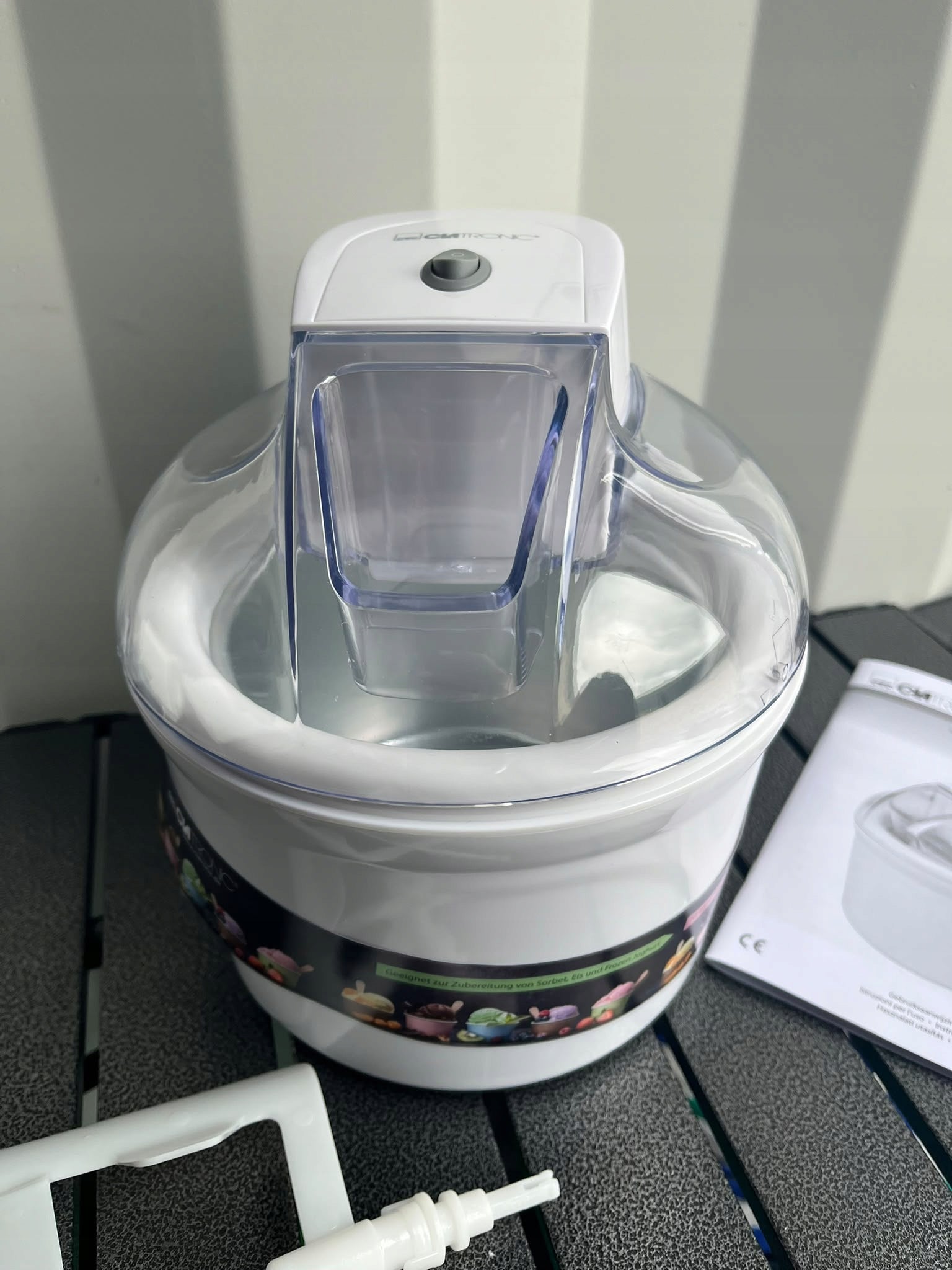 Ice cream making machine Clatronic ICM 3764 263956 white 12 W Packaging status original