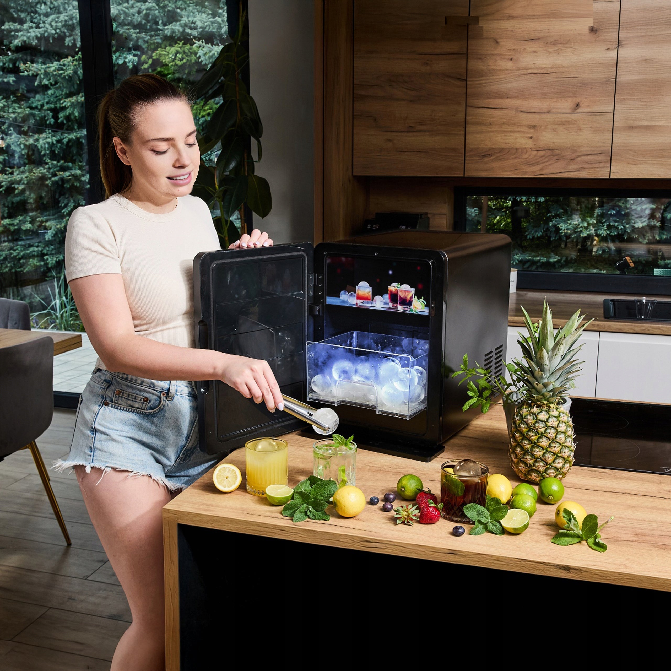 Ice maker BIG balls 5cm Cube machine Yoer 220W 8kg/24h +LED Manufacturer code IM04BK MoonIce