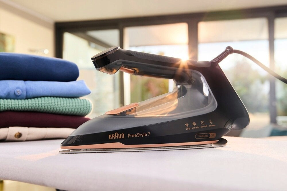 Iron BRAUN FreeStyle 7 FI7276BK with built-in steam generator Brand Braun