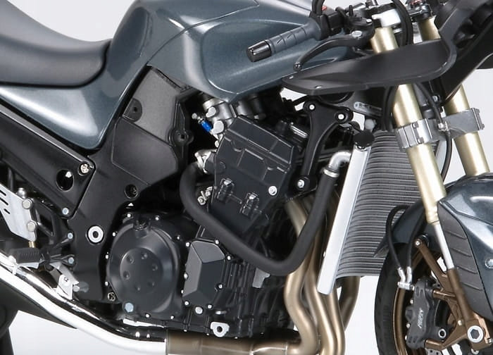 Kawasaki ZZR1400 1:12 Tamiya 14111 Assembly for assembly