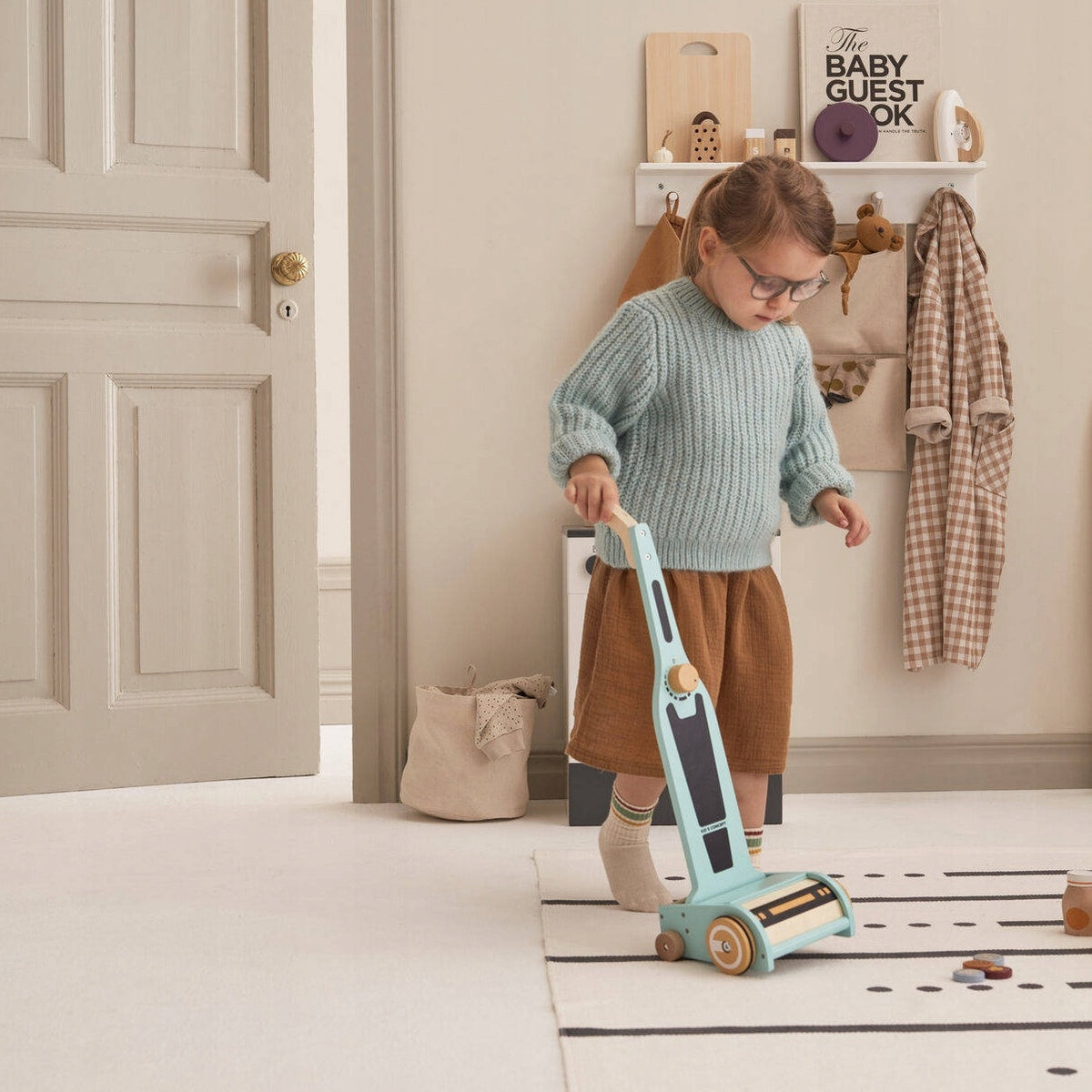 Kids Concept children's wooden play vacuum cleaner KID´S HUB 3+ Manufacturer code 7340028731856