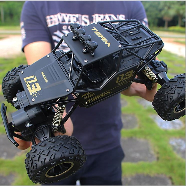 LARGE CAR REMOTE CONTROLLED RC METAL 4x4 REMOTE CONTROL 2X BATTERY Manufacturer code Sterowany samochód RC 4x4