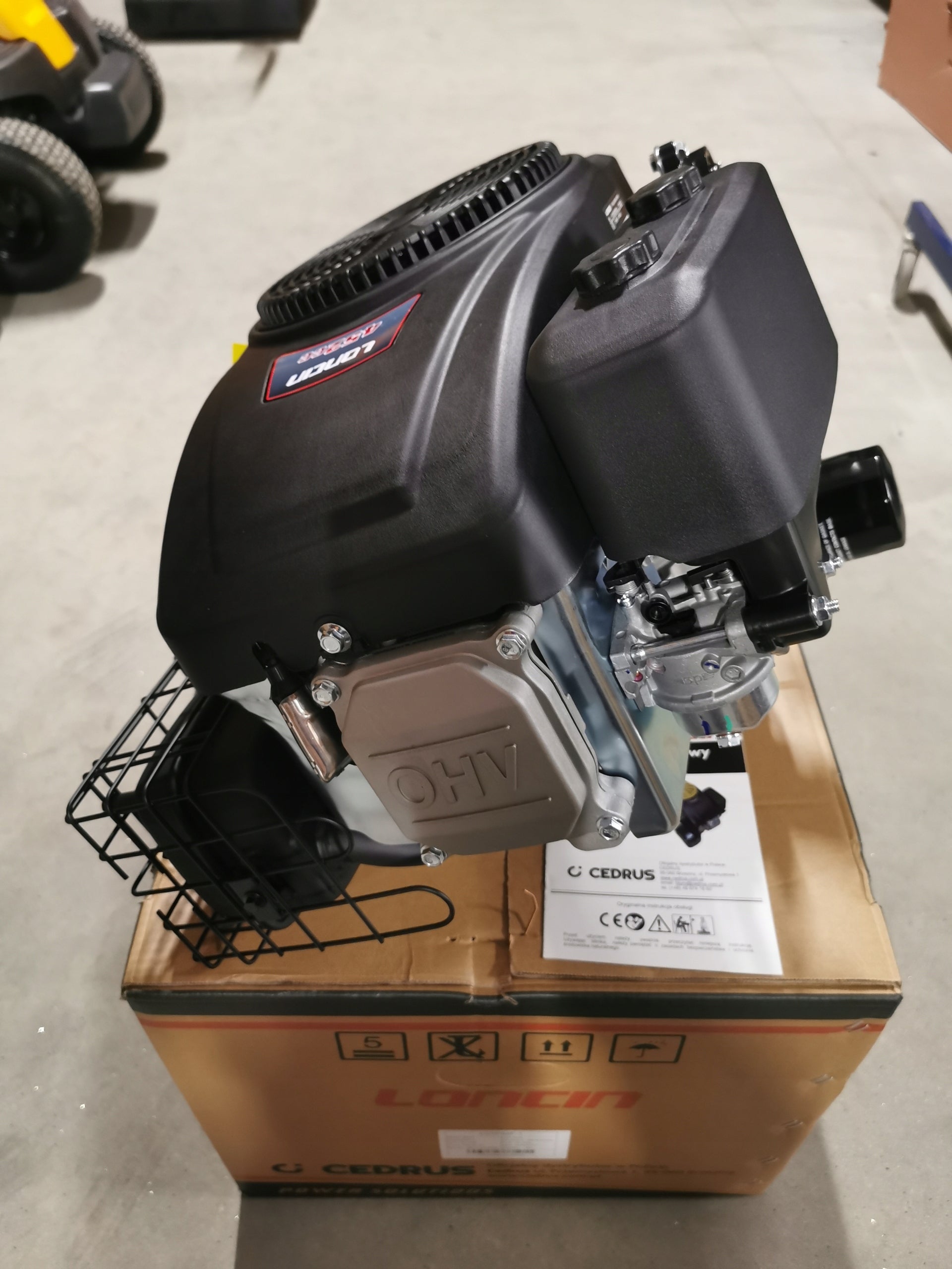 LC1P92F LONCIN Internal combustion engine 452cm3 16,0HP 80mm/25,4mm for 1st tractor Kind oil filter
