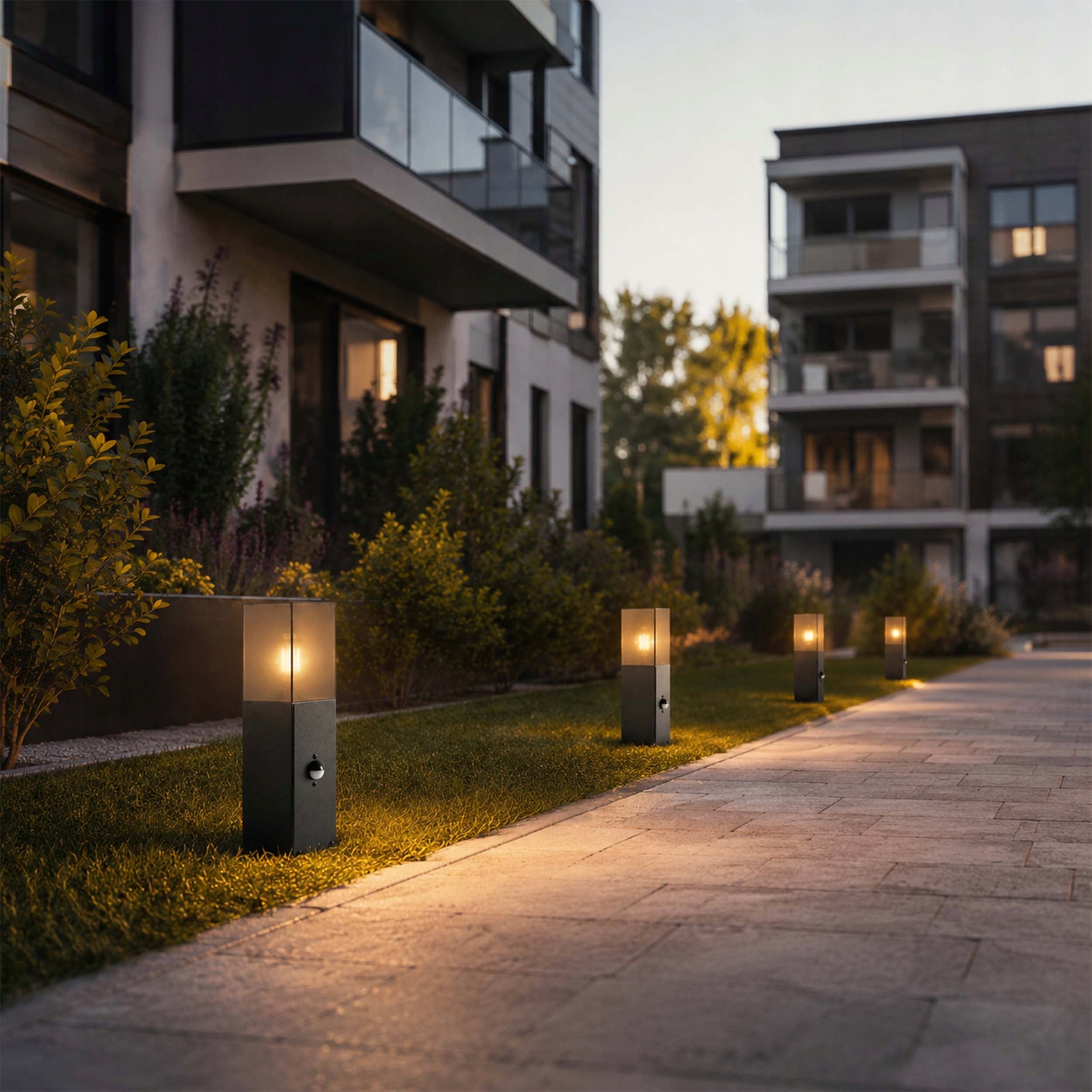 LED Garden Lamp Standing Post 30cm Outdoor Twilight Motion Sensor Thread type E27