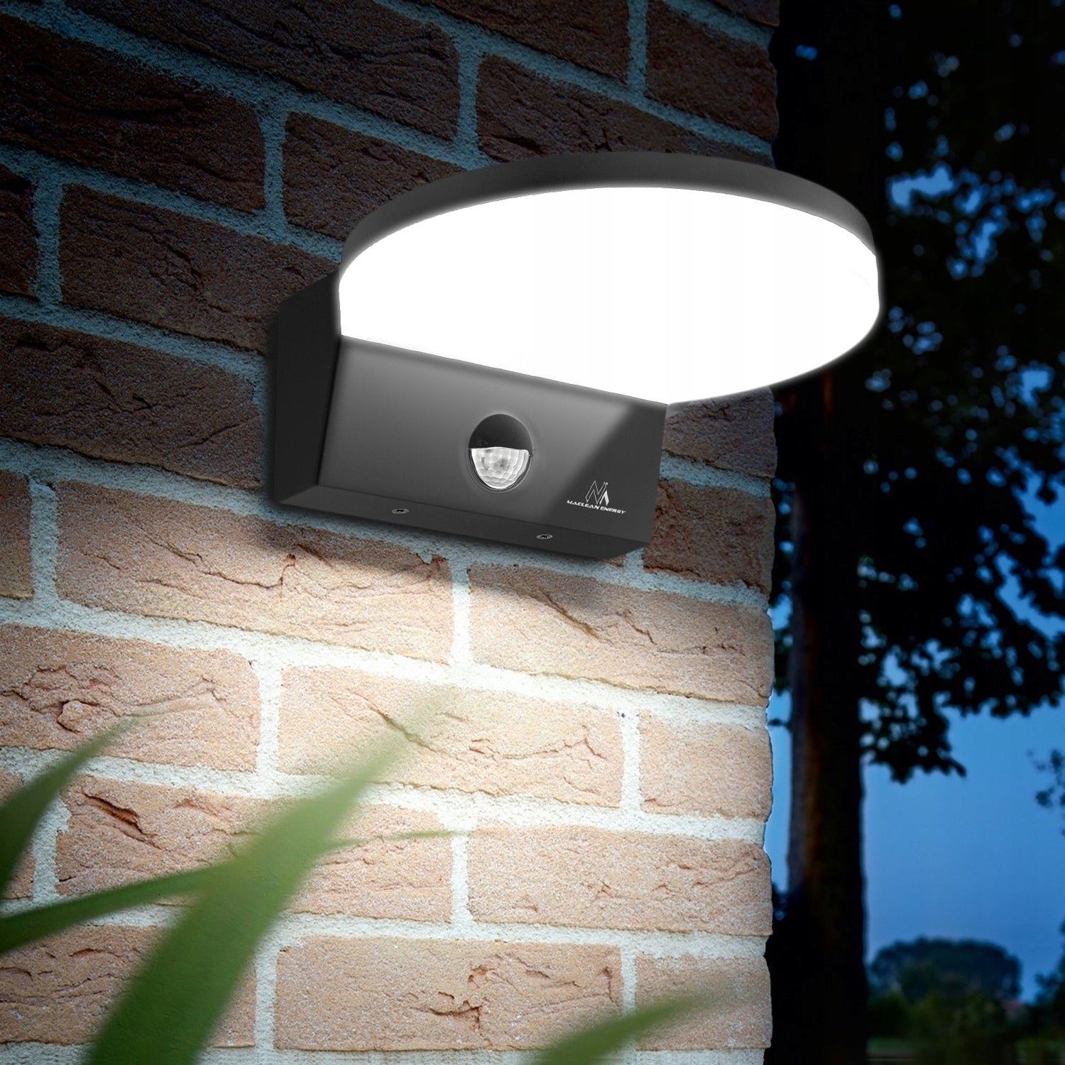 LED outdoor wall lamp 15W with dusk motion sensor IP65 MCE344 B Manufacturer code MCE344 B