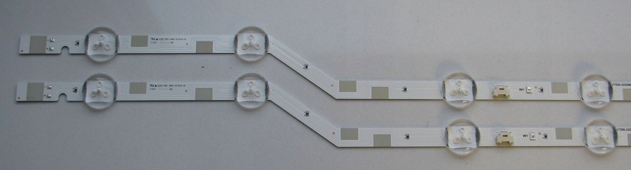 LED strips V7DN-320SM1-R1 / 2017_SVS32_FHD_FCOM_7LEDS 32M5002 32M5000 M5005 Manufacturer Samsung