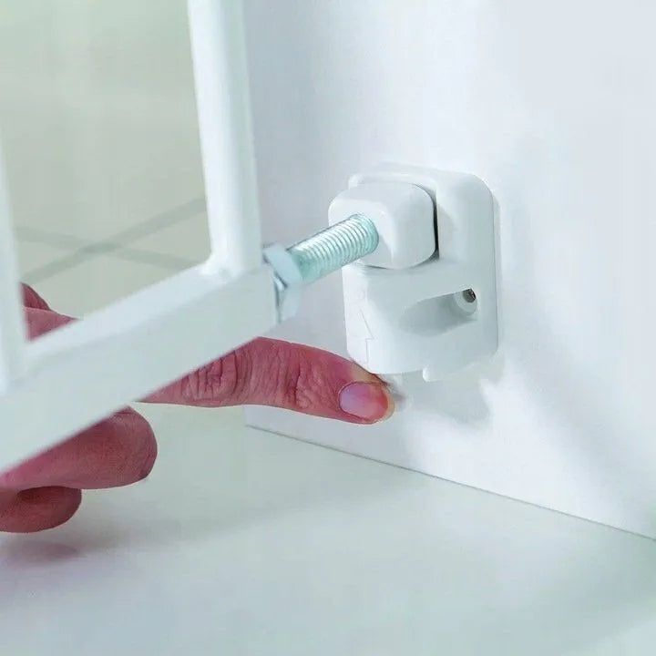 LINDAM 051679 Metal Security Gate Screwed 64,5-102 cm White Brand Lindam