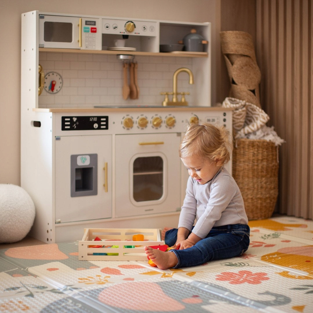 Large Interactive Educational Wooden Kitchen with LED Lighting 2 Levels Packaging status original