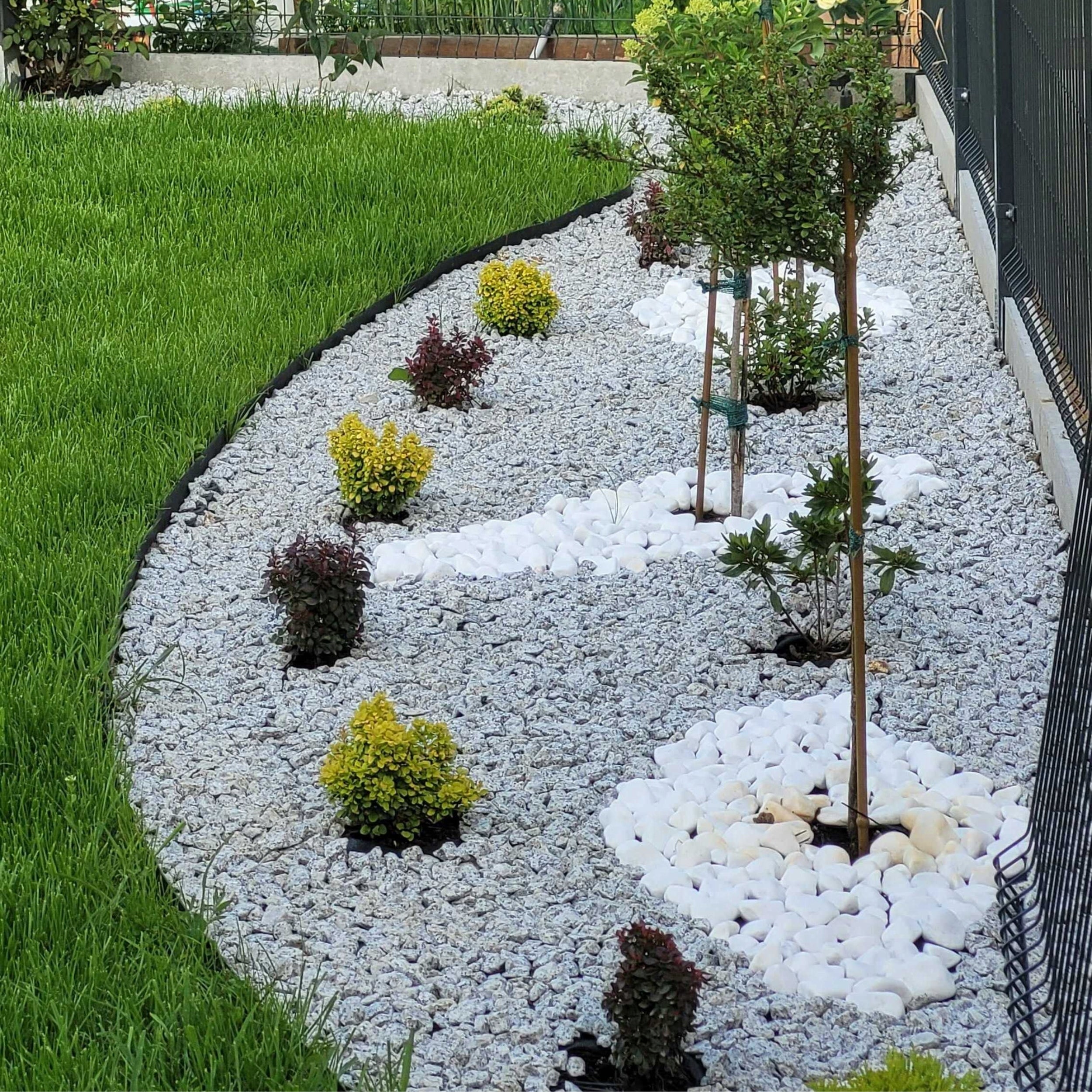 Lawn edging 24m 45mm black plastic garden borders + anchors Product height 4.5 cm