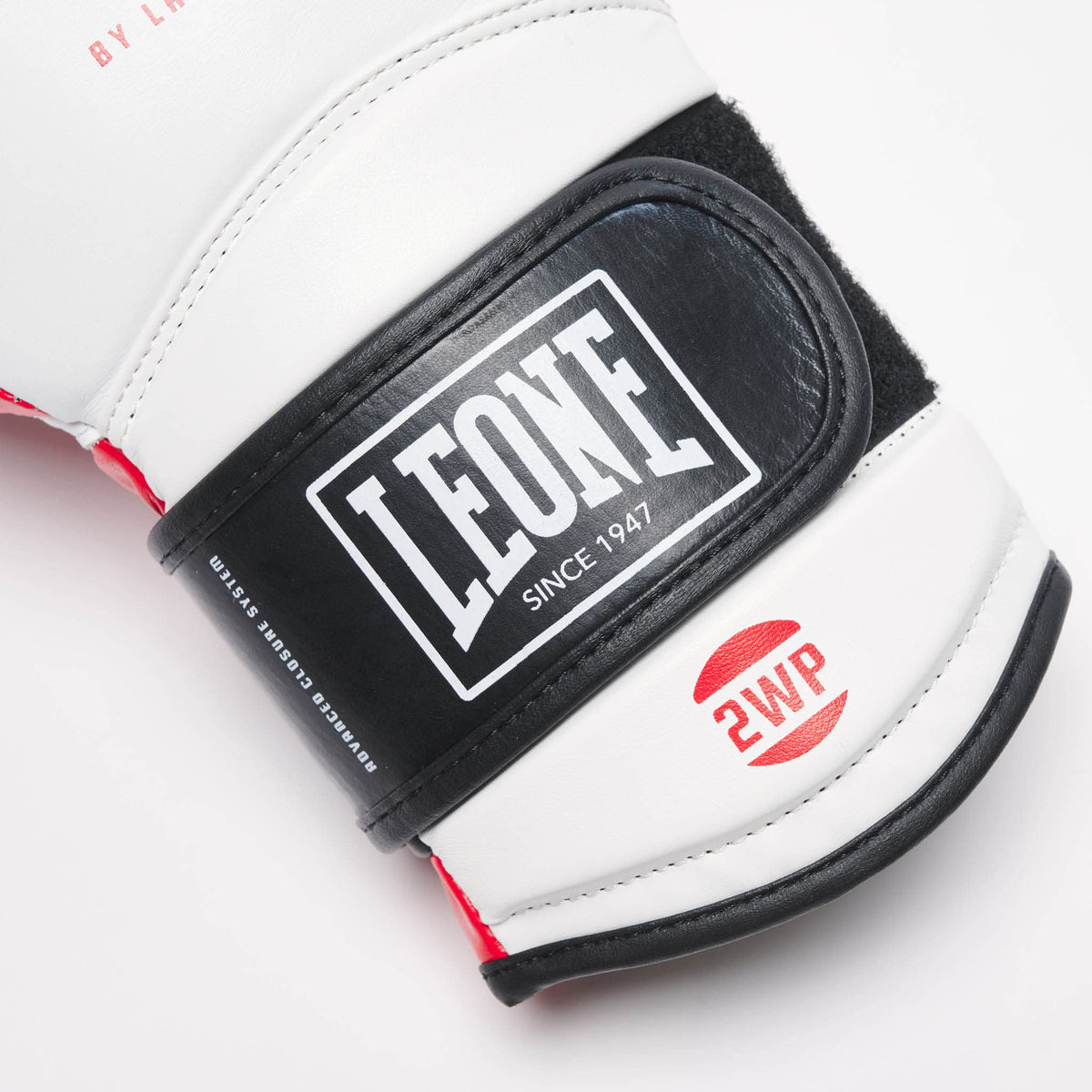 Leone 1947 GN113 Il Tecnico boxing gloves N3 14oz white Weight of gloves 14 oz