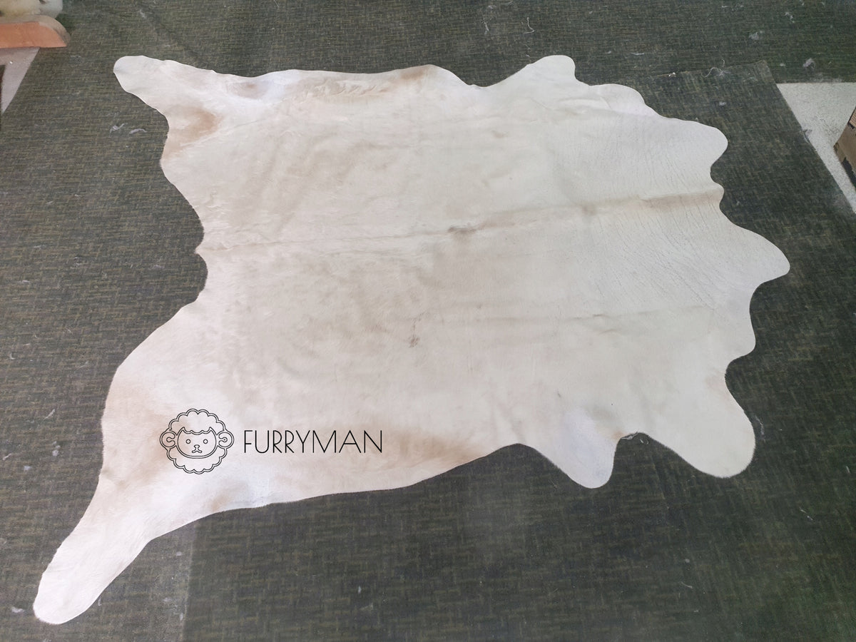 Light Argentine cowhide leather - up to 1.5 m2 (130 x 100 cm) tiny Manufacturer code argentynka