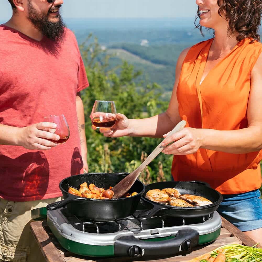 Lodge Set of deep cast iron pans with lid for grill fireplace 2in1 Packaging status original