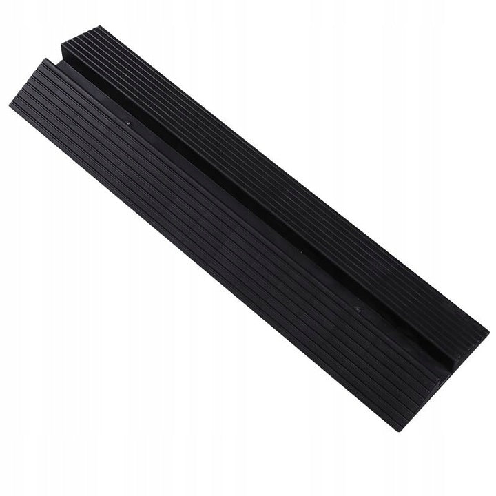 Lower threshold for maxigate safety barrier