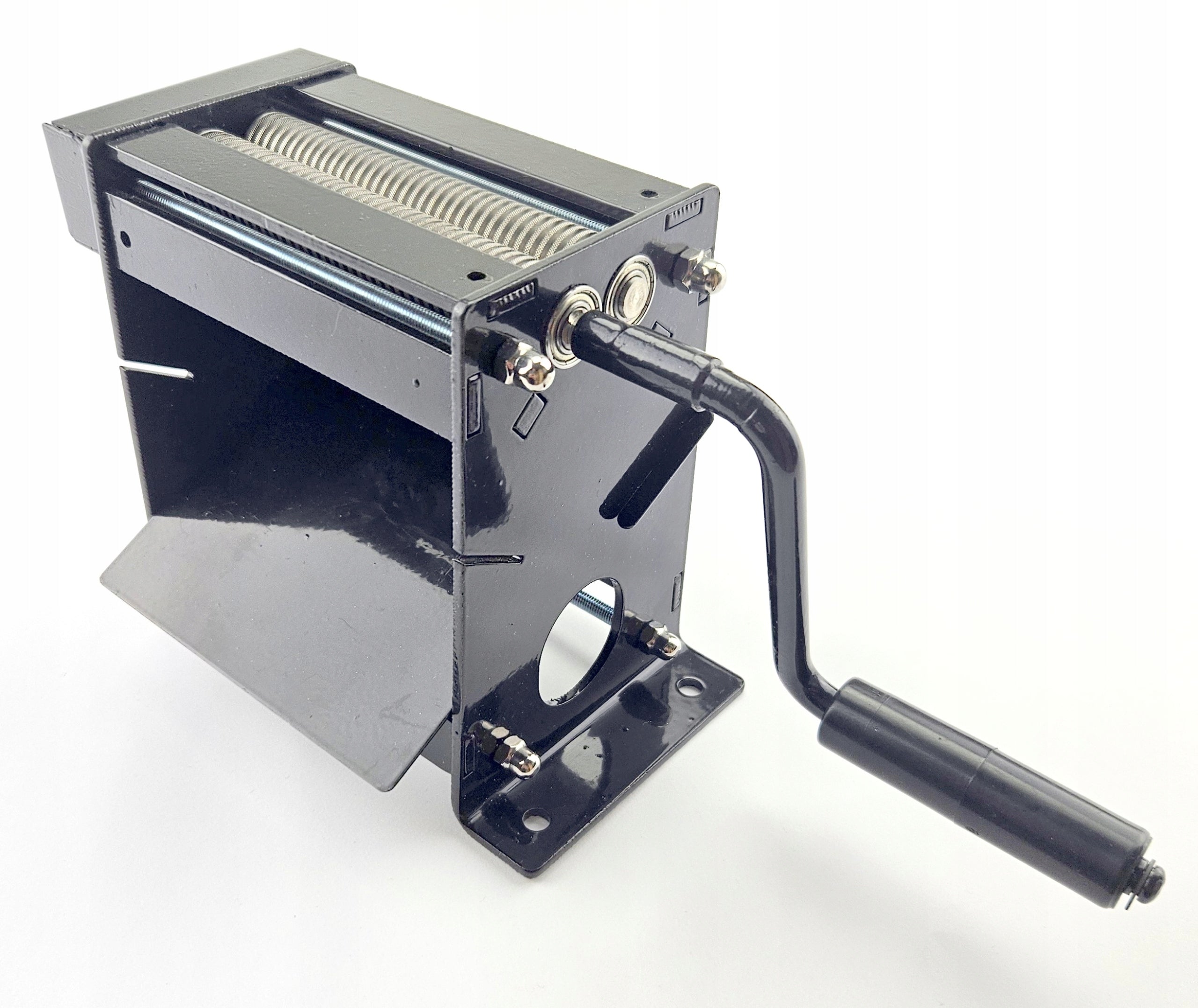 MACHINE FOR CUTTING TOBACCO LEAVES OF CUTTING HERBS ON BEARINGS CUTTING 0,8 Manufacturer code 3919