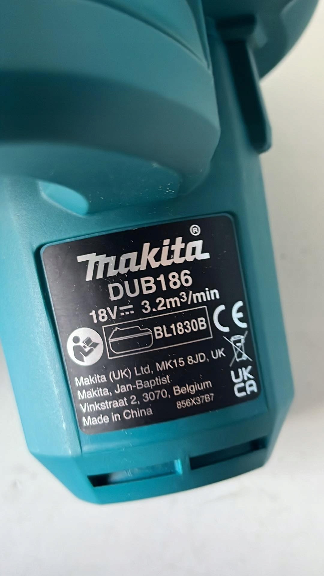 MAKITA CORDLESS BLOWER 18V DUB186Z Tool weight 1.6 kg