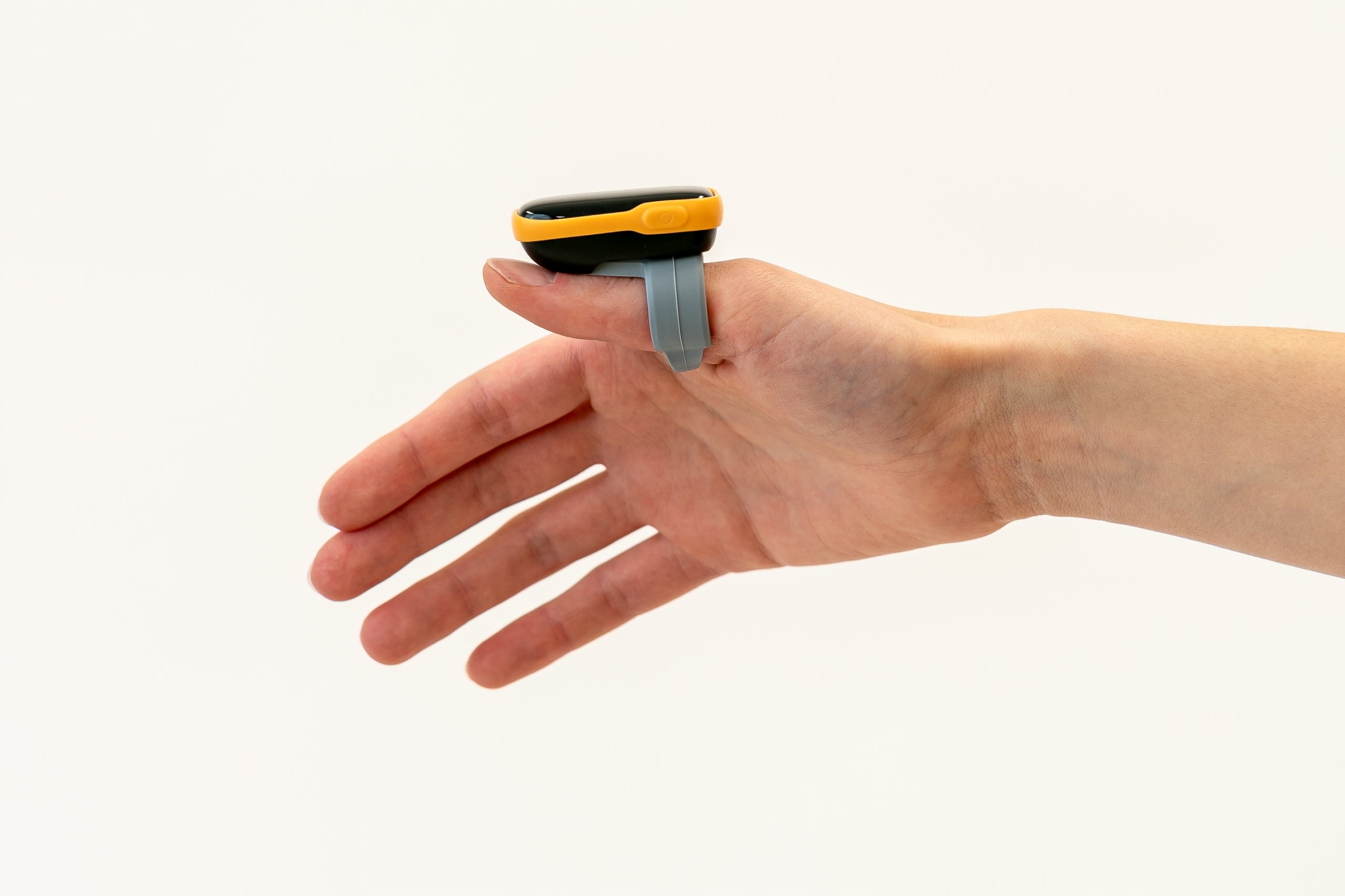 MEDICAL PULSE OXIMETER for finger with iOS / Android app Batteries included no