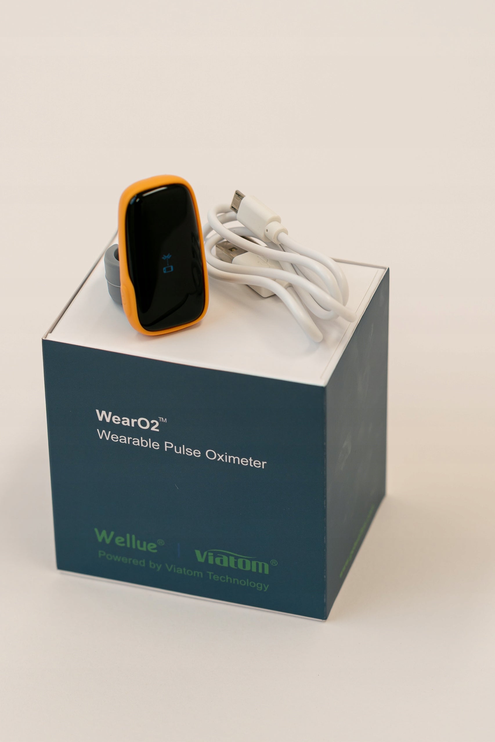 MEDICAL PULSE OXIMETER for finger with iOS / Android app Color black