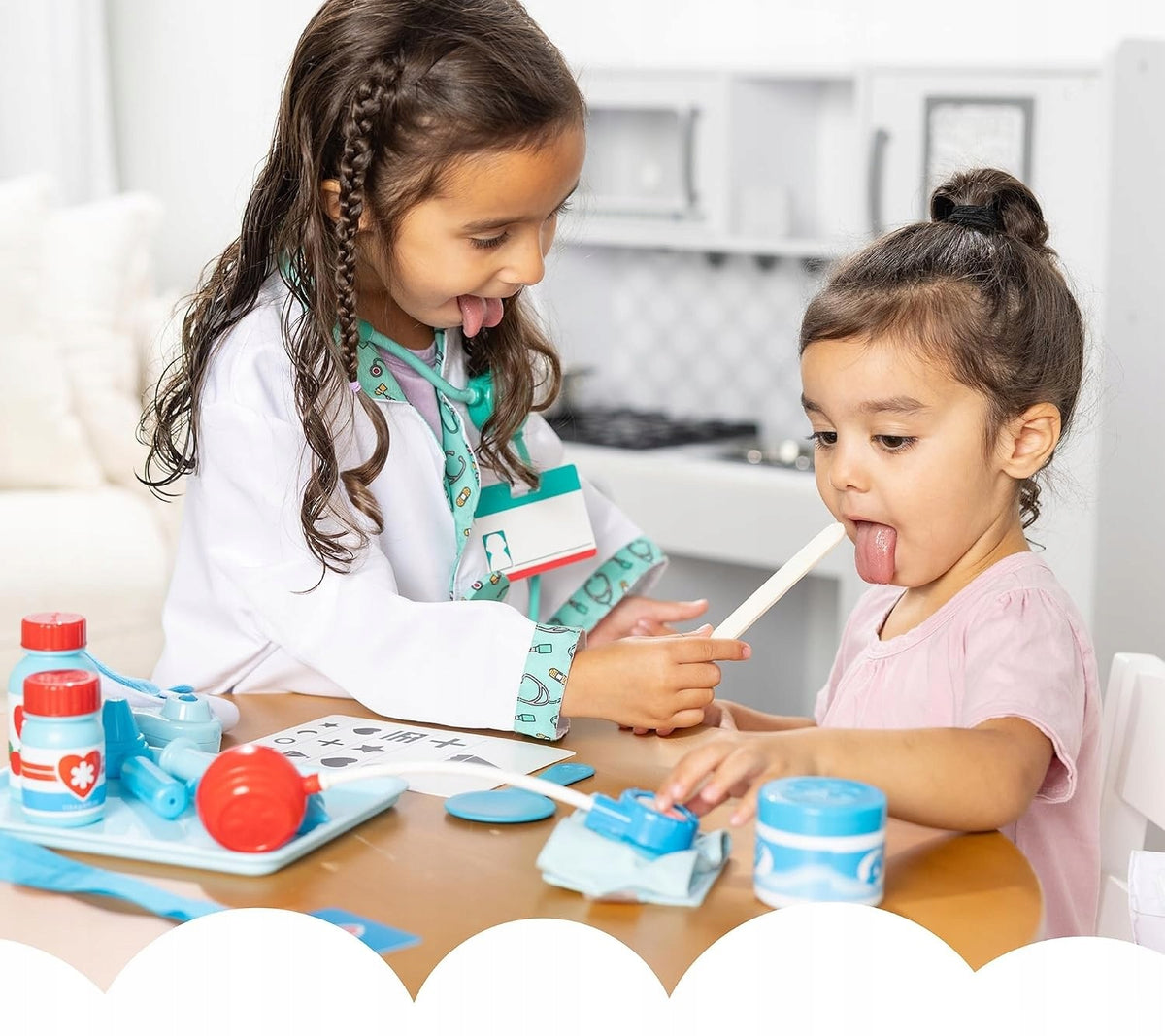MELISSA & DOUG LITTLE DOCTOR PLAYSET for children +3 years Role doctor