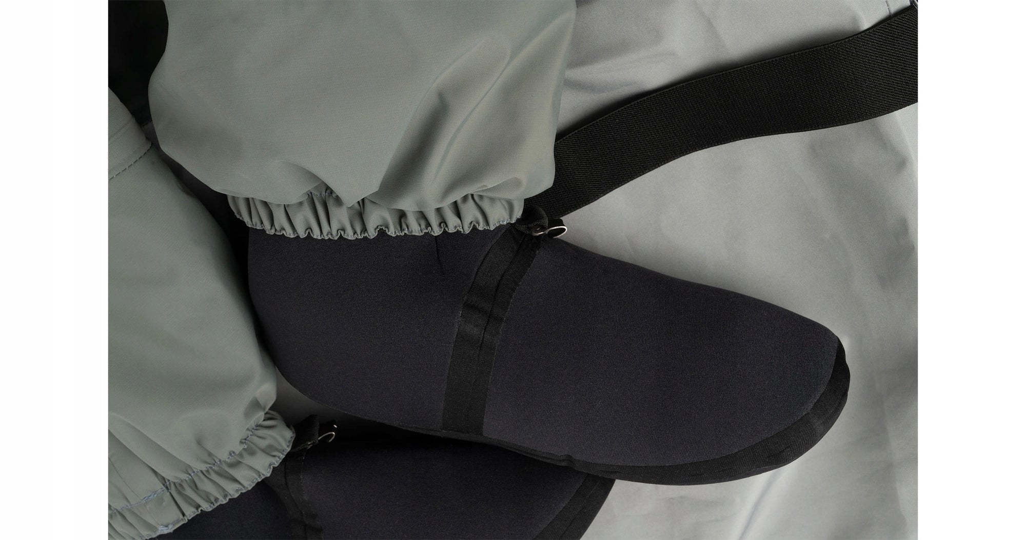 MIKADO breathable bottoms with size sock. L Brand Mikado