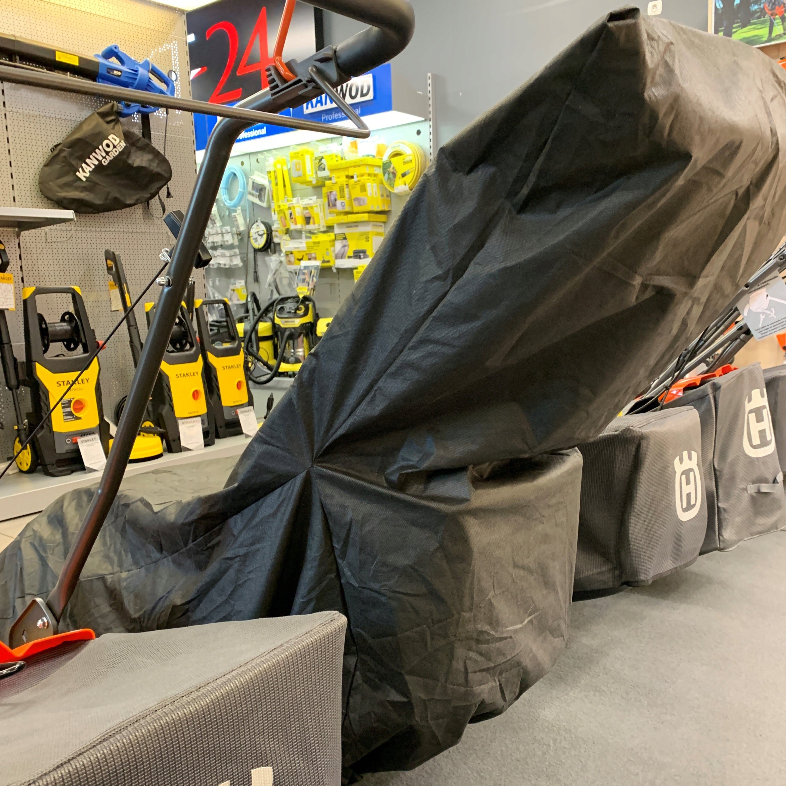 MOWER COVER LARGE UNIVERSAL PROTECTIVE FROM 42 TO 58 CM WITH ELASTIC BAND Batteries included no
