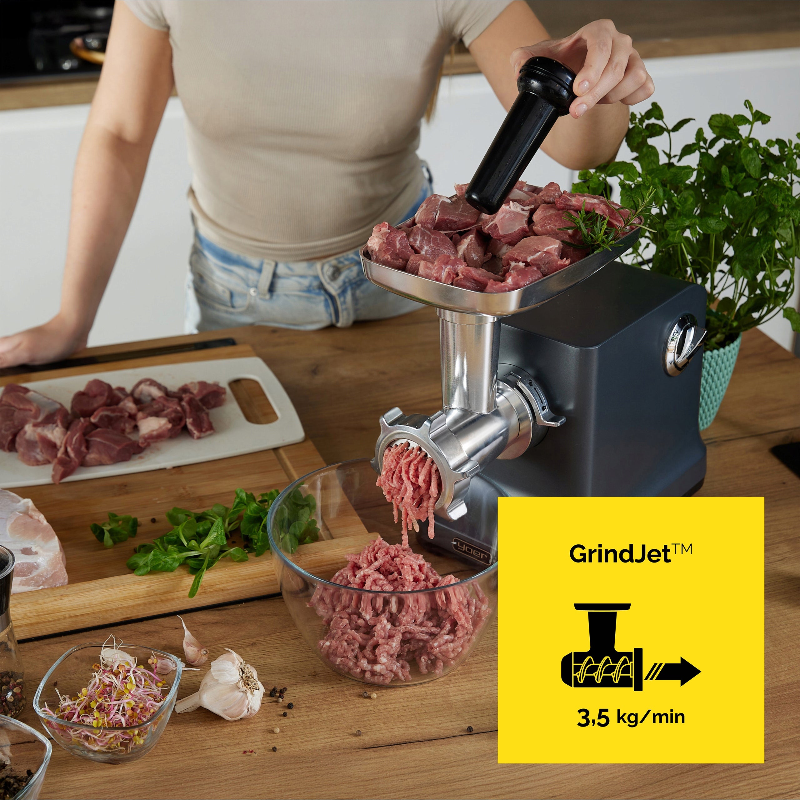 Meat grinder 6in1 Metal Yoer 2100W 3,5kg +Slicer +27 ELEMENTS Power rating 800 W