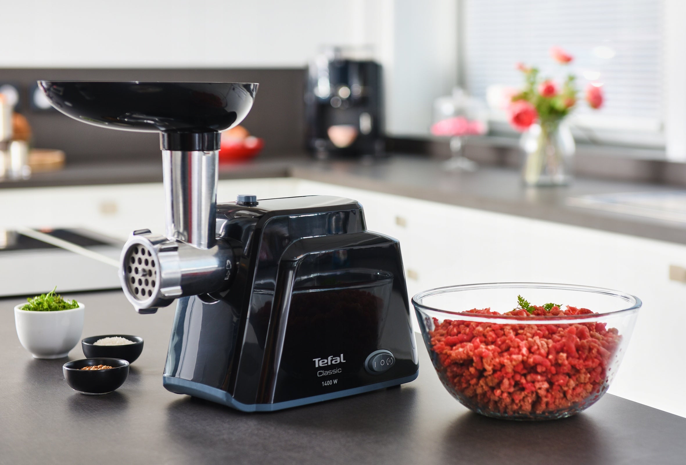Meat grinder Tefal HV1 NE105838 1400W black Model Tefal NE105838