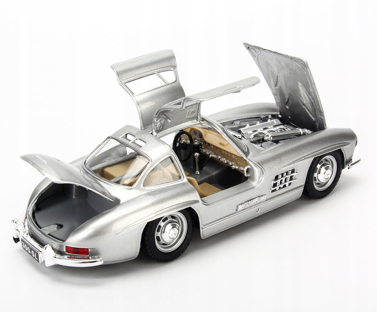 Mercedes-Benz 300SL Gullwing W198 1954 Bburago 1:24 Silver Model Car Packaging status original