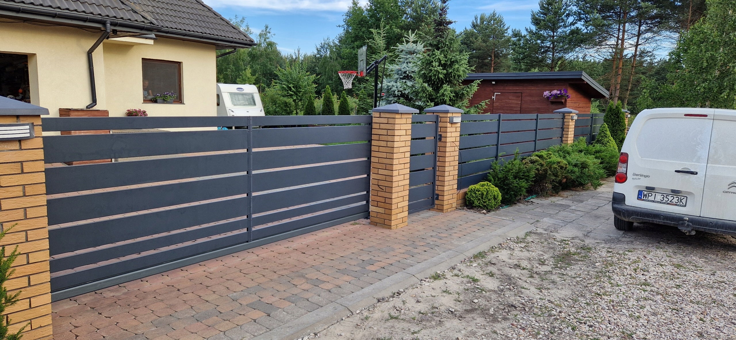 Metal bars profil 200x20 1,5mm painted for panel fence Height 1 m