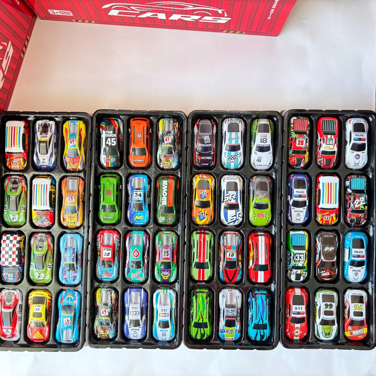 Metal resoraki cars with drive 48 pcs. parking and race track Packaging status original