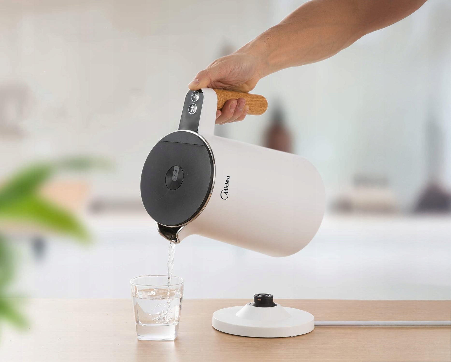 Midea Electric kettle 1,5L 2200W white temperature control thermostat Manufacturer code MK-HE1533