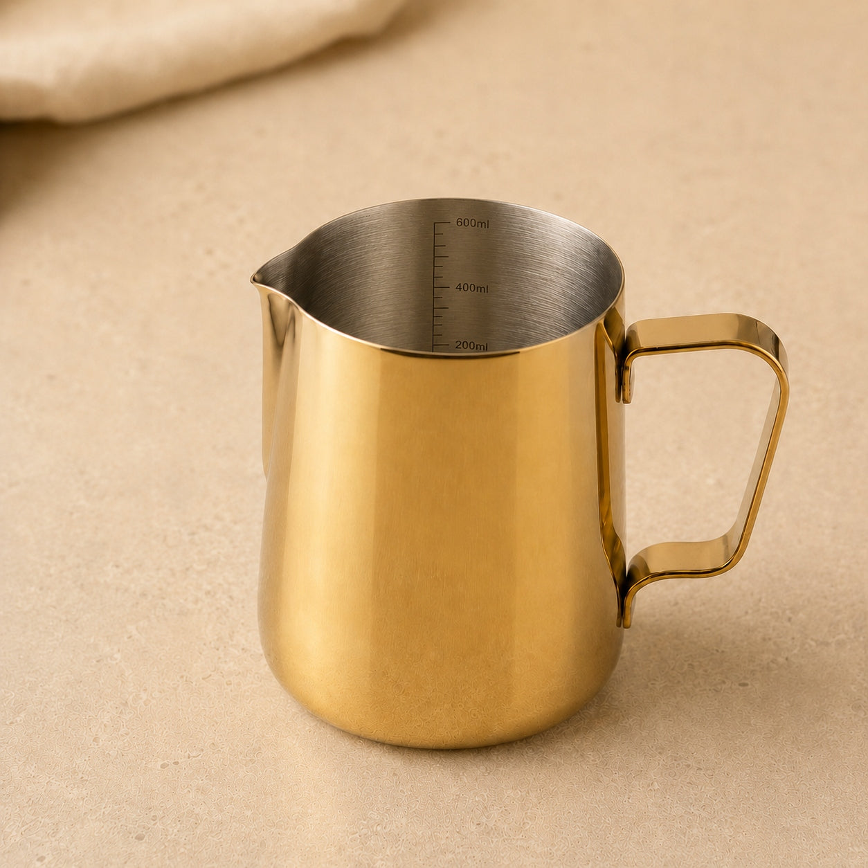 Milk frothing jug 600 ml stainless steel gold Manufacturer code DZ600