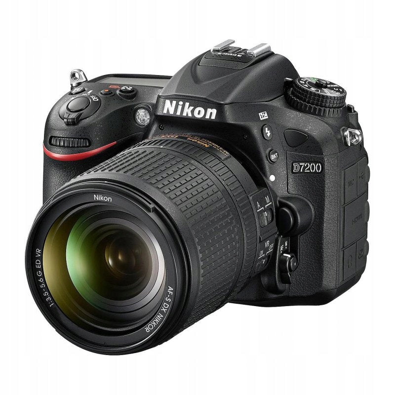 Mirror Nikon D7200 body + lens 18-105 Batteries included yes