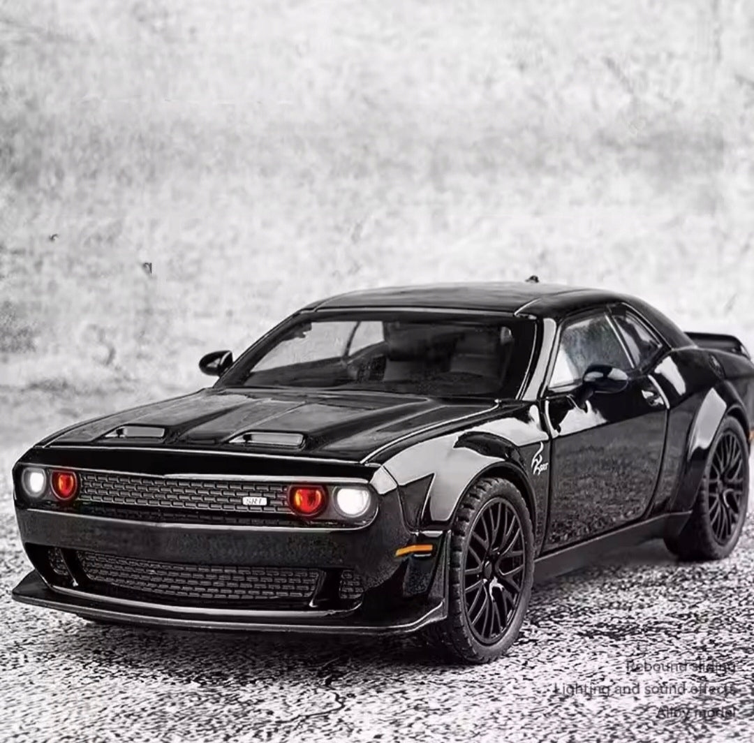 Model CAR DODGE CHALLENGER 1:32 stand box led sound mask flap Packaging status original