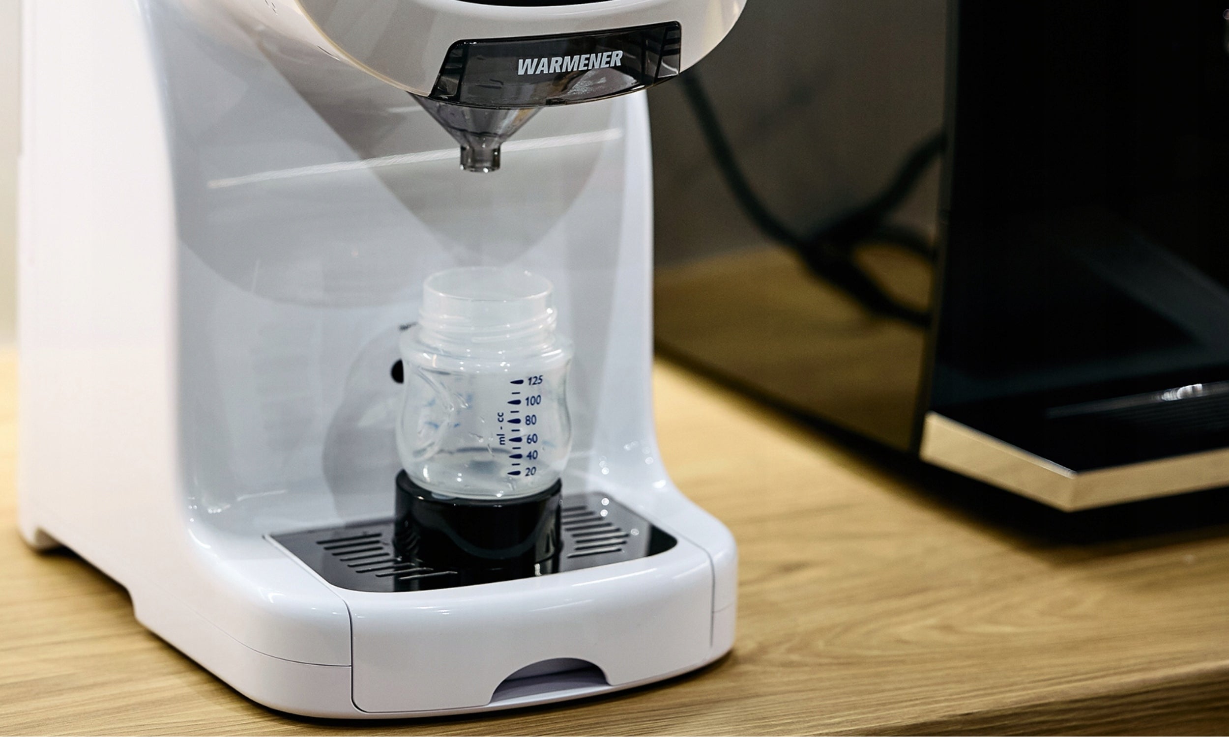 Modified Milk Maker Warmener OneClick 1350W Manufacturer code Ekspres do mleka modyfikowanego WARMENER