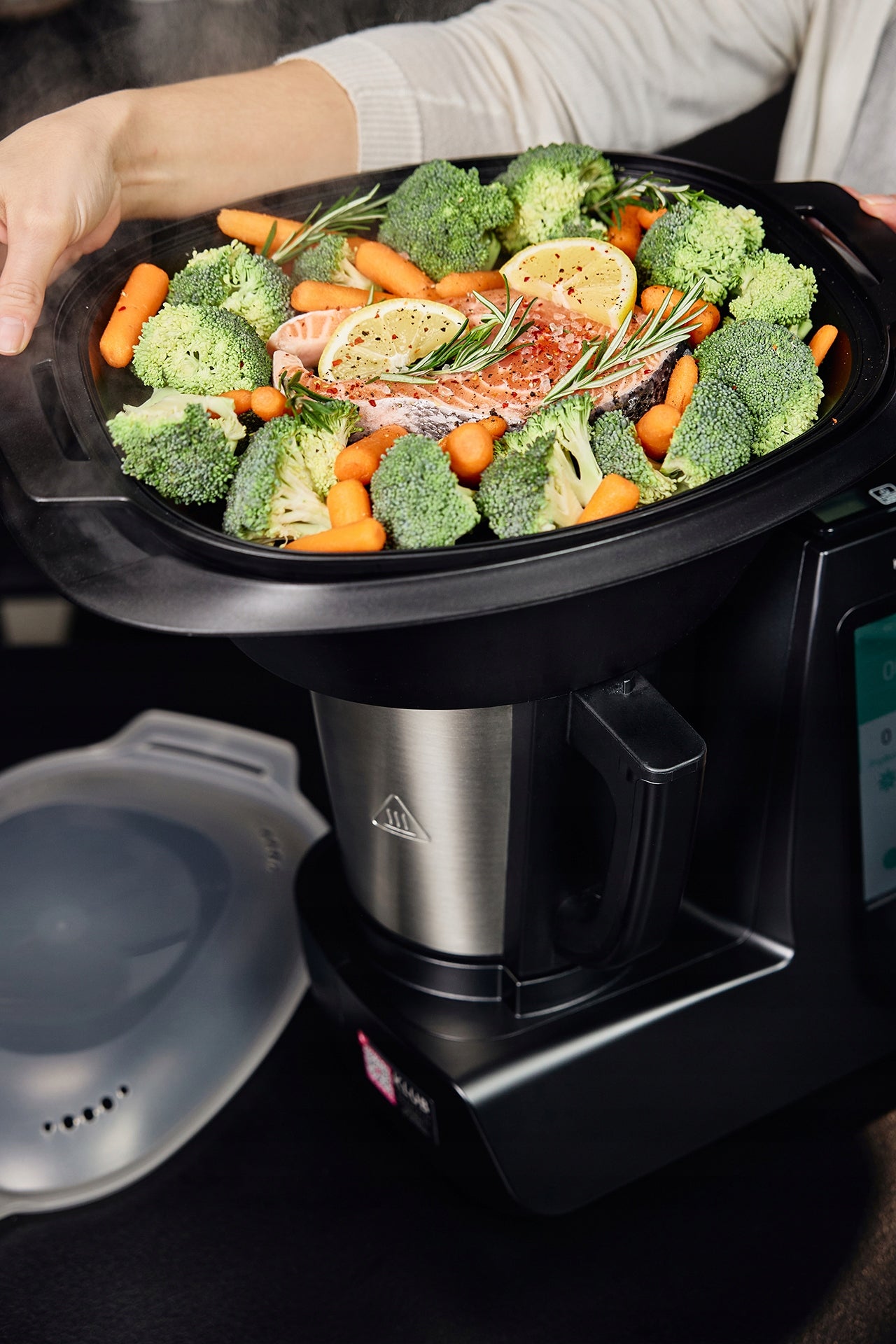 Multifunctional cooking robot FREE RECIPES Kohersen CY021 WiFi Dominant color white