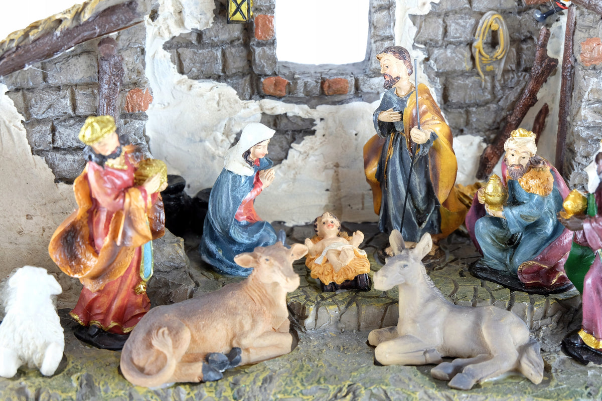 NATIVITY SCENE CHRISTMAS STABLE WITH LED FIGURINES Manufacturer code 231351
