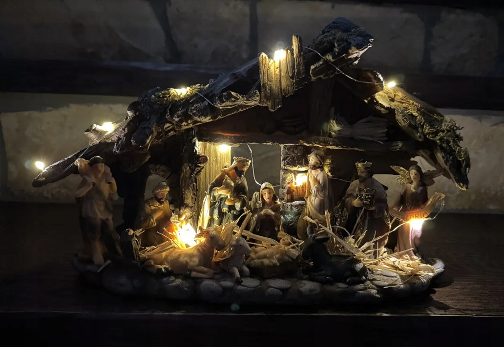 NATIVITY SCENE STONE 28 CM WITH LIGHTING AND FIGURES STABLE Manufacturer code 9210