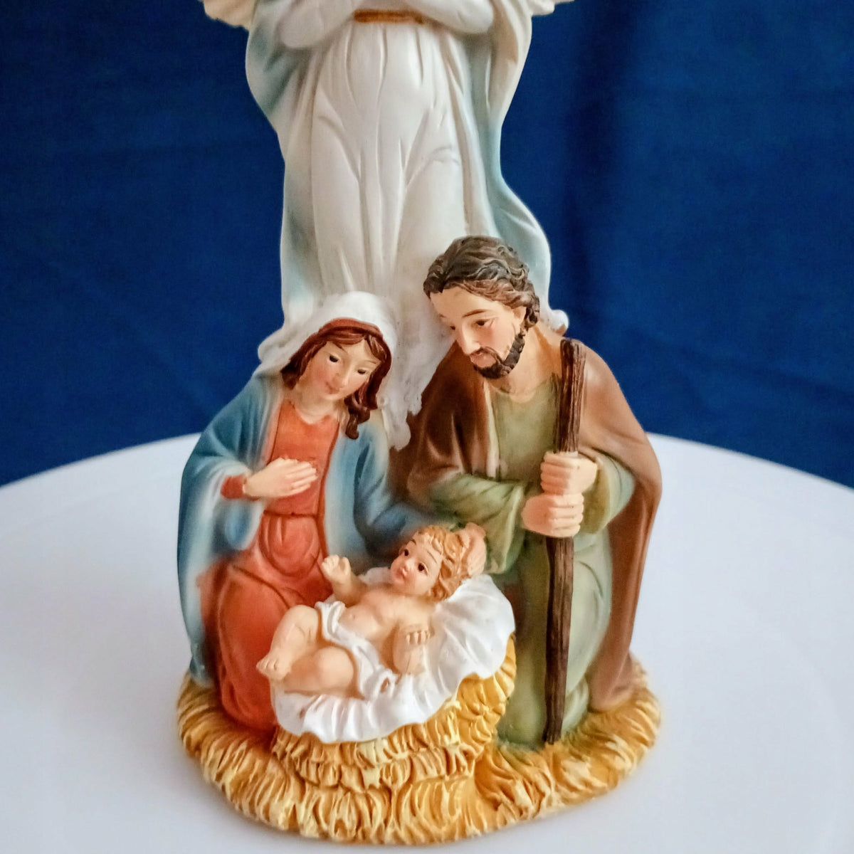 Nativity Scene Christmas Angel over the Holy Family Figurine-gift-gift Packaging status original