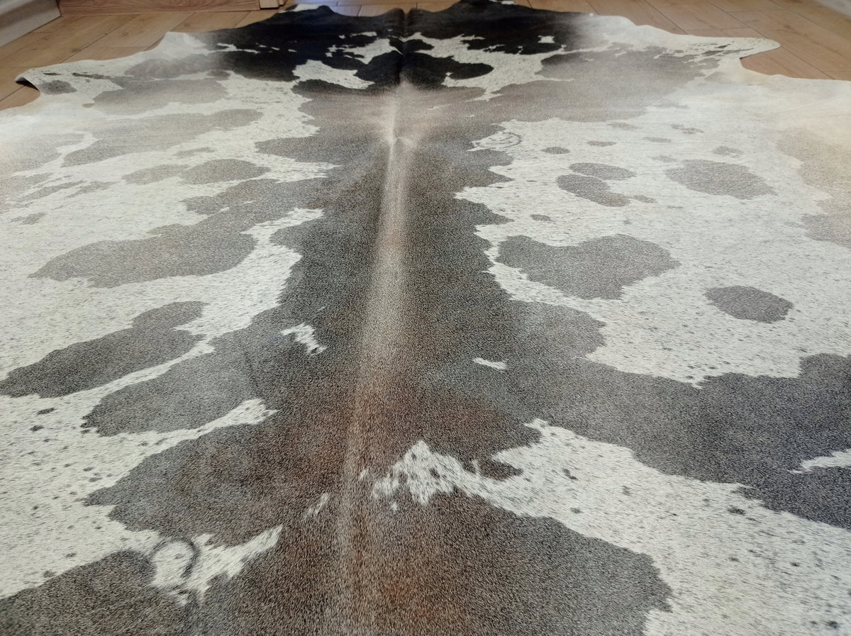 Natural cow leather GIANT 235x225 Poland patch Luxury Carpet Packaging status original