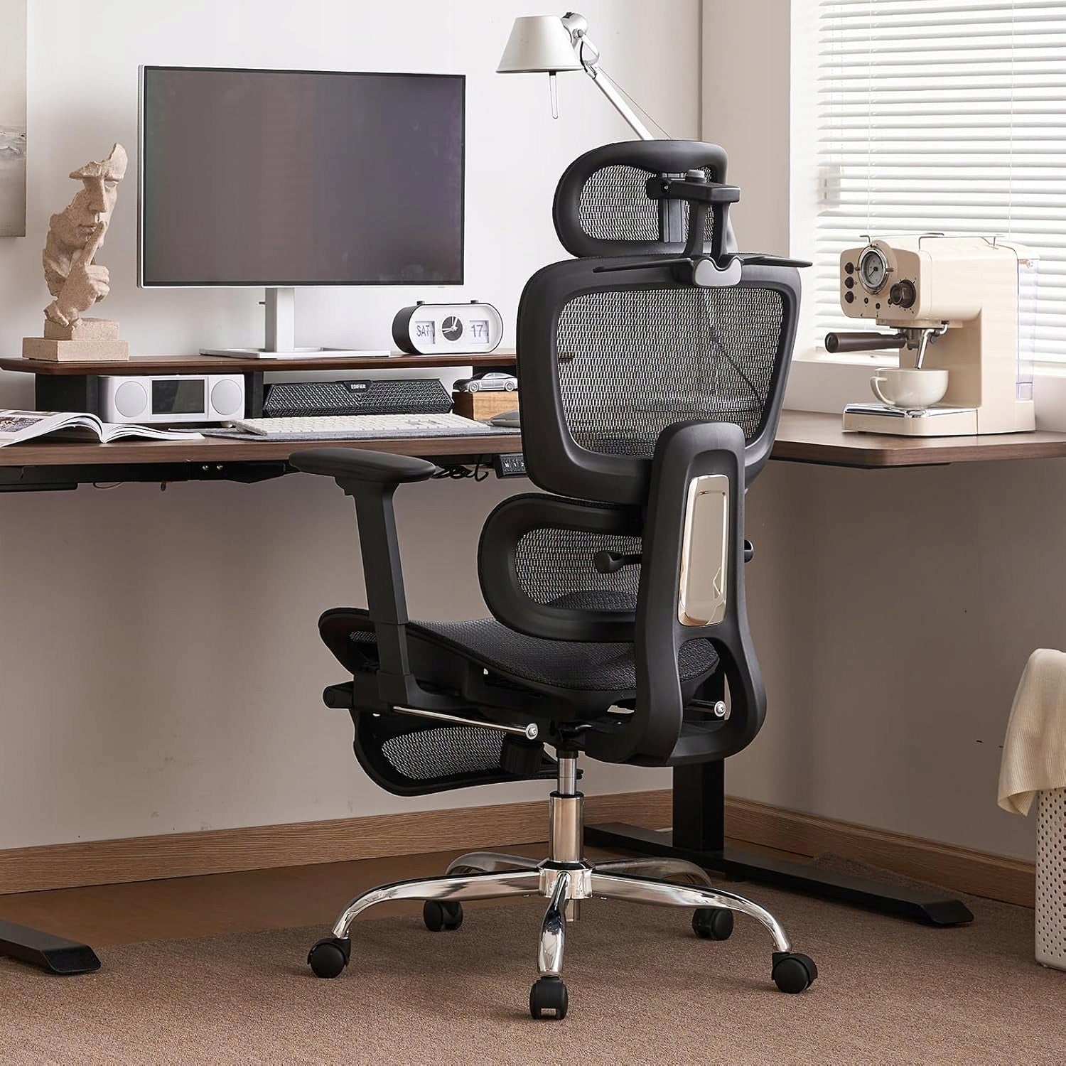 OFFICE CHAIR, ERGONOMIC. WITH ADJUSTABLE FOOTREST. LARKLEAVES. Manufacturer code L10-Pro-GY
