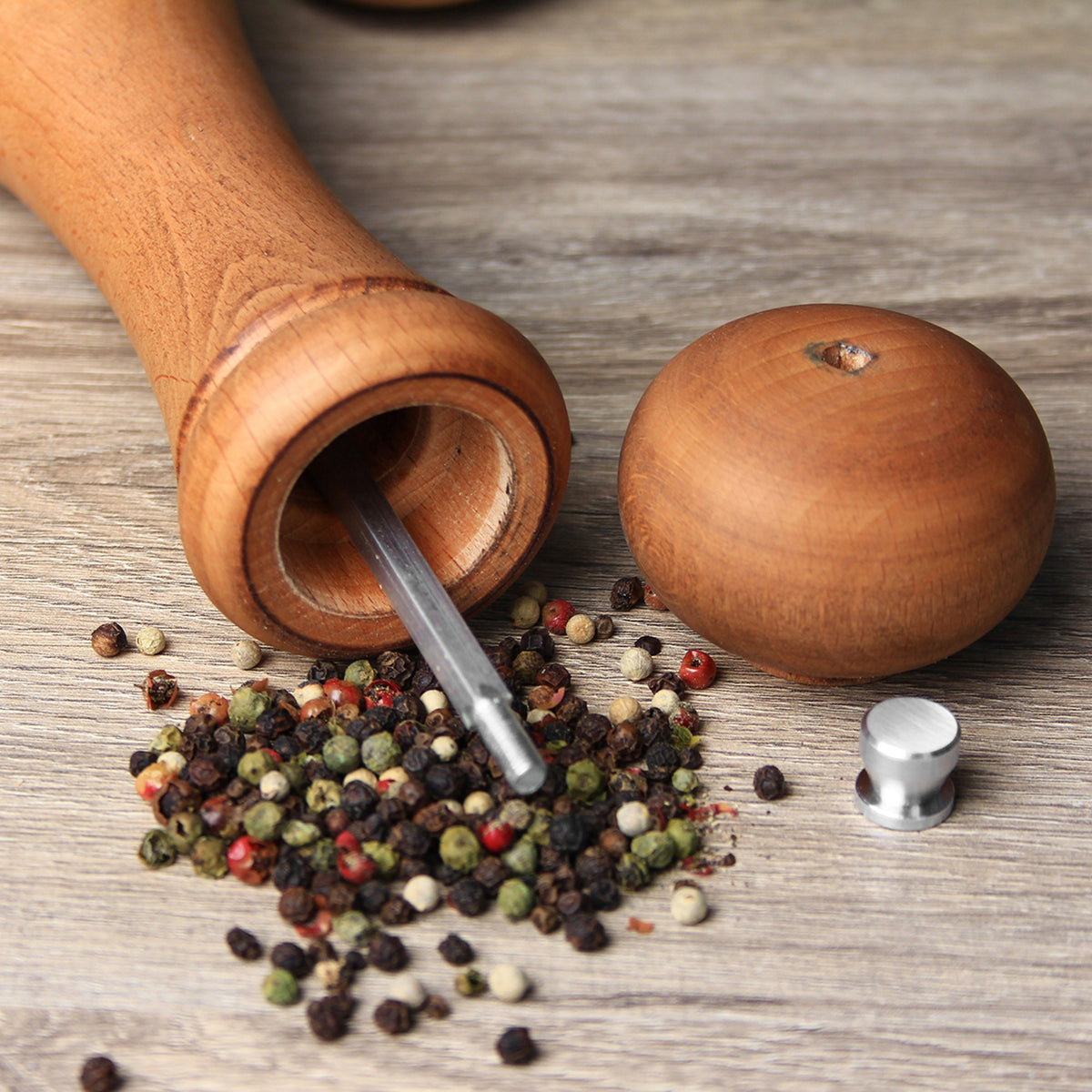 PEPPER GRINDER HANDHELD SET OF 2 PCS PEPPER AND WOOD SALT GRINDER Manufacturer code SOLNICZKA PIEPRZNICZKA MŁYNKI