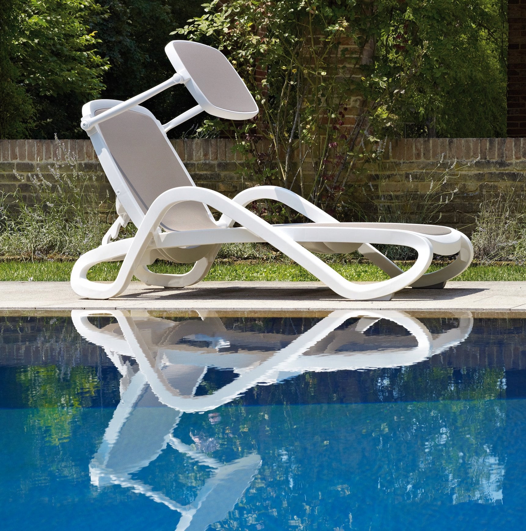 PROFESSIONAL Deckchair Nardi Alpha white/capuciono 200 KG EAN (GTIN) 8010352800182