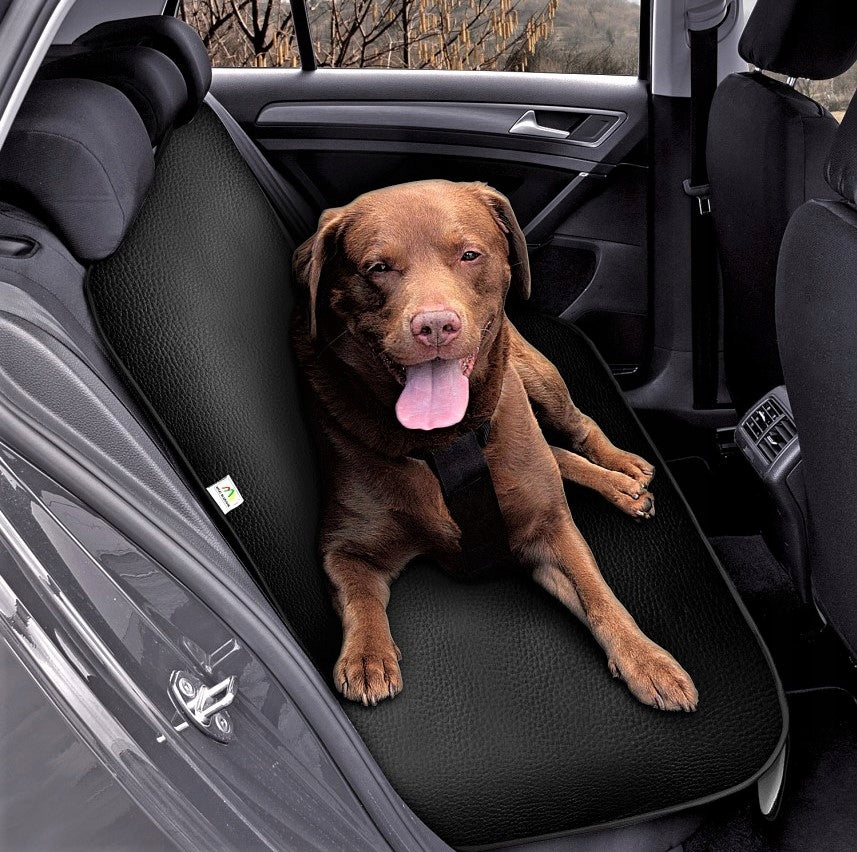 PROTECTIVE MAT FOR THE REAR SEAT UNDER THE FAUX LEATHER SEAT Product weight with unit packaging 1.6 kg