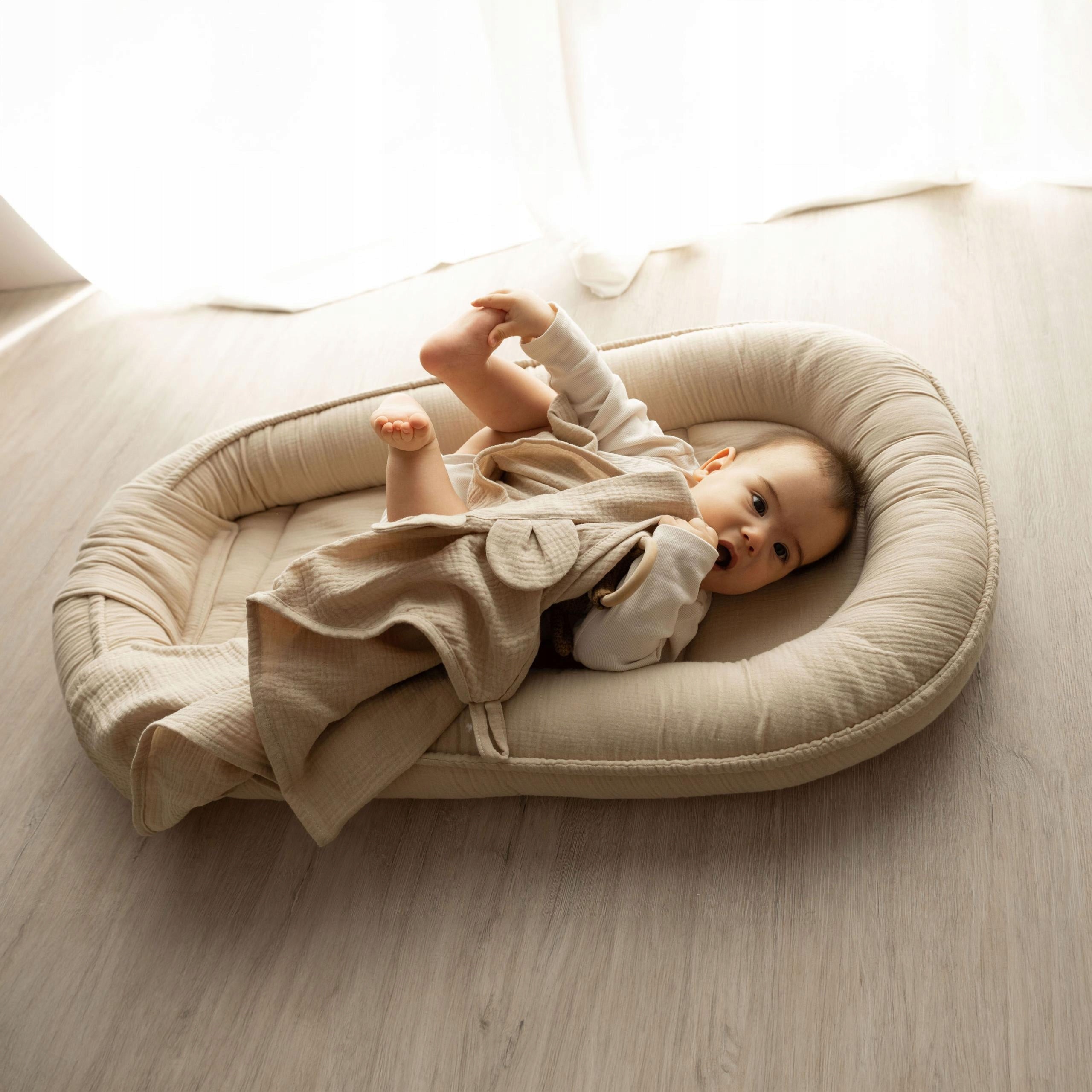 Palulli muslin baby cocoon + decorative towel with hood Brand Palulli