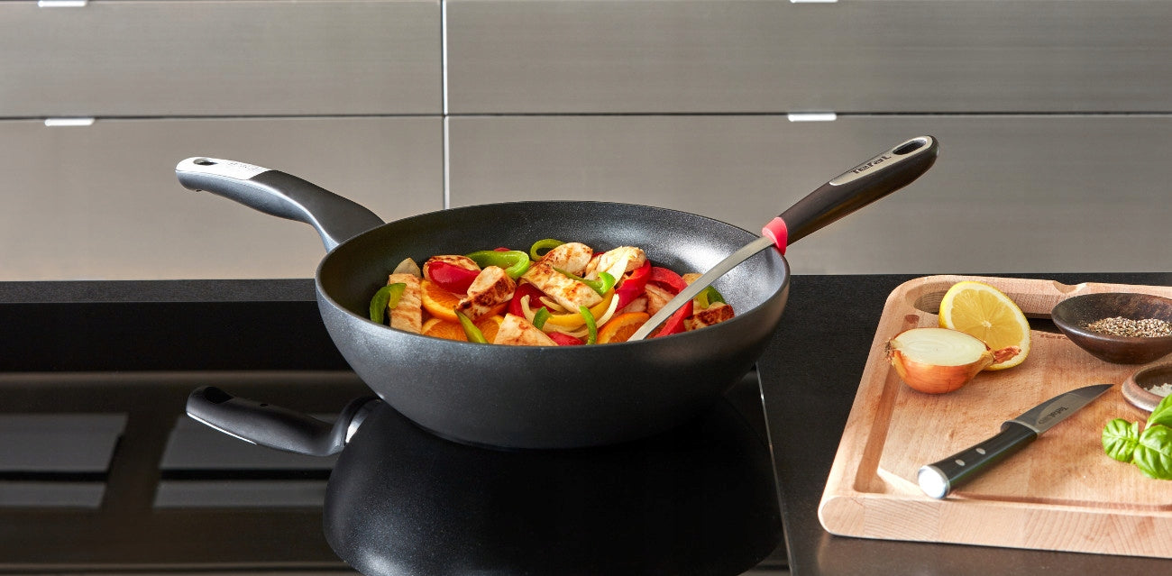 Pan Tefal Wok Unlimited 28 cm coating Titanium induction Thermo-Signal Diameter 28 cm