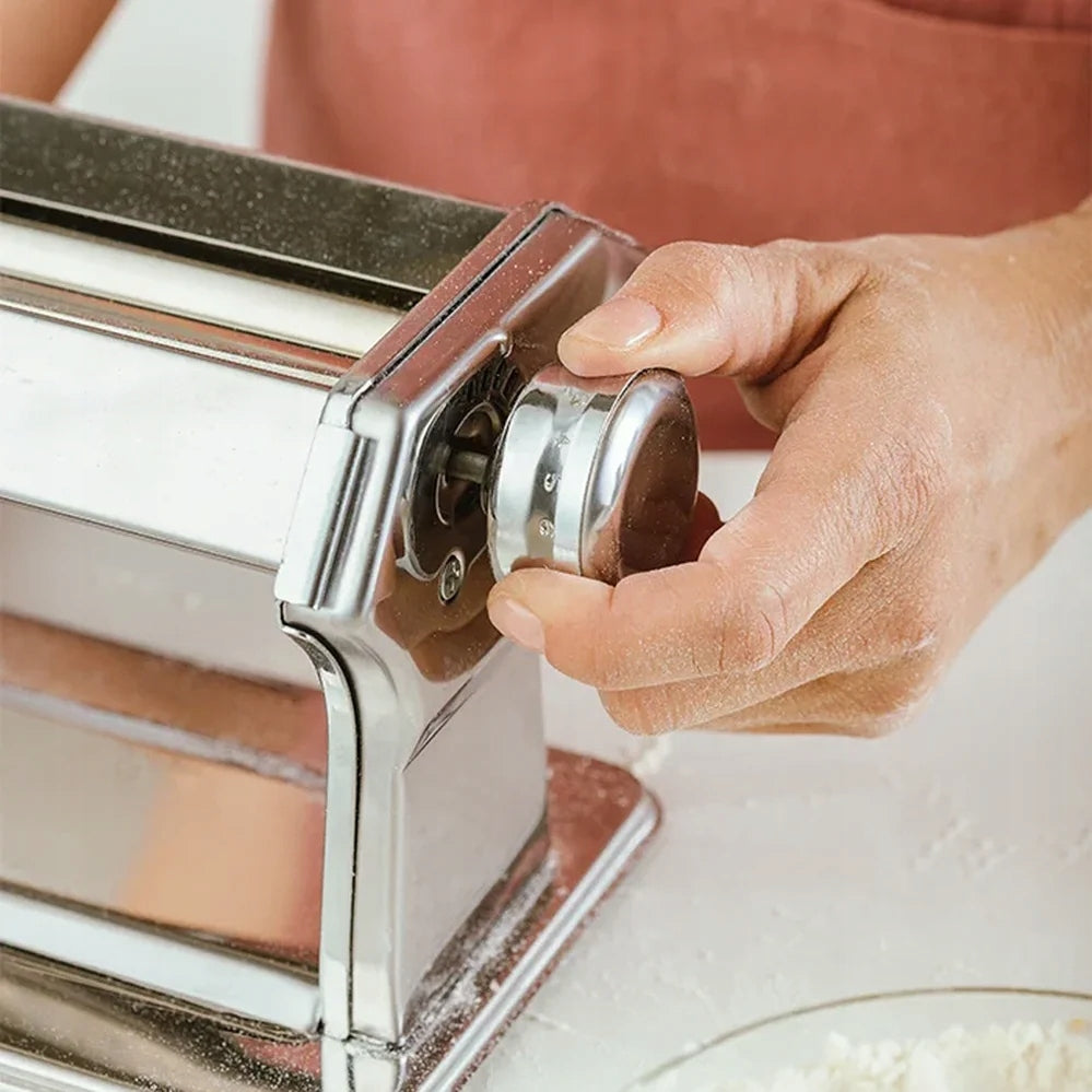 Pasta machine for rolling out dough 2in1 Brand Nava